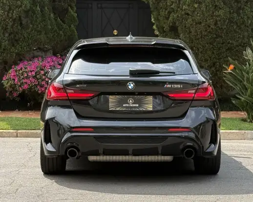 BMW-M 135i-2.0 16V TURBO GASOLINA XDRIVE DARK EDITION AUTOMÁTICO BMW-M 135i-2021