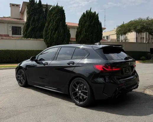 BMW-M 135i-2.0 16V TURBO GASOLINA XDRIVE DARK EDITION AUTOMÁTICO BMW-M 135i-2021