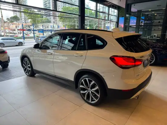 BMW-X1-2.0 16V TURBO ACTIVEFLEX SDRIVE20I GP PLUS 4P AUTOMÁTICO BMW-X1-2022