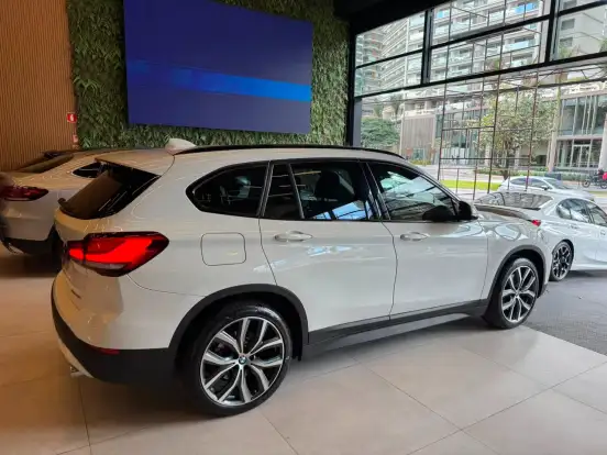 BMW-X1-2022