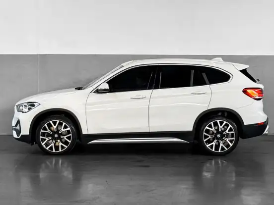 BMW-X1-2.0 16V TURBO ACTIVEFLEX SDRIVE20I X-LINE 4P AUTOMÁTICO BMW-X1-2022