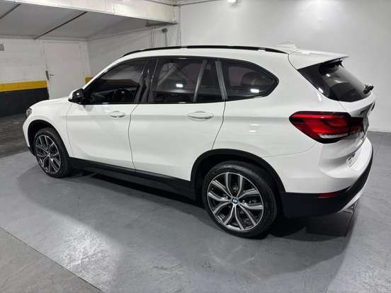 BMW-X1-2.0 16V TURBO ACTIVEFLEX SDRIVE20I X-LINE 4P AUTOMÁTICO BMW-X1-2022