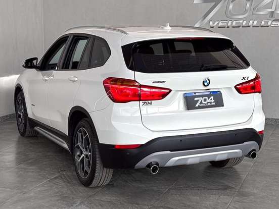 BMW-X1-2.0 16V TURBO ACTIVEFLEX SDRIVE20I X-LINE 4P AUTOMÁTICO BMW-X1-2017