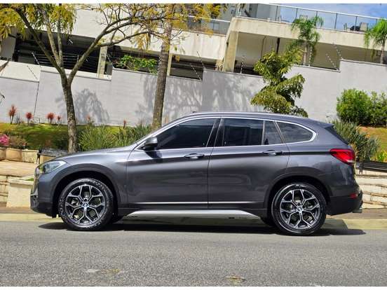 BMW-X1-2.0 16V TURBO ACTIVEFLEX SDRIVE20I X-LINE 4P AUTOMÁTICO BMW-X1-2021