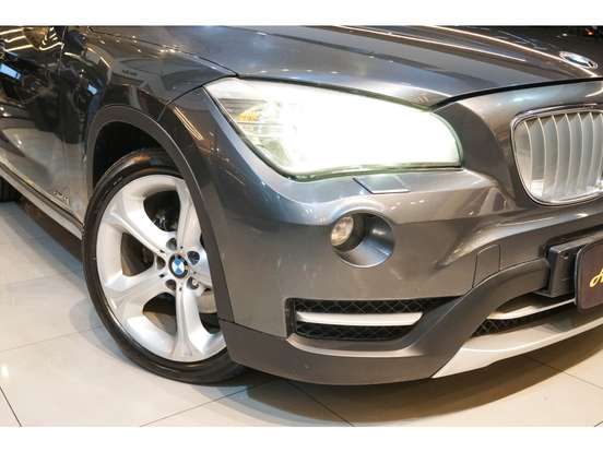 BMW-X1-2.0 16V TURBO GASOLINA SDRIVE20I 4P AUTOMÁTICO BMW-X1-2013