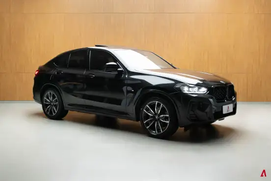 BMW-X4-2022