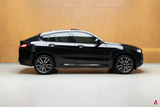 BMW-X4-2022