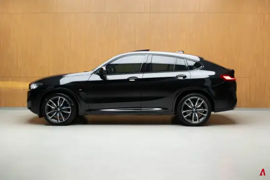 BMW-X4-2022