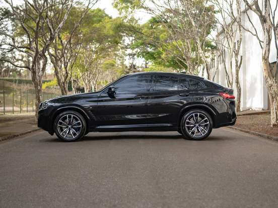 BMW-X4-2023