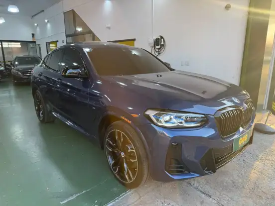BMW-X4-2022