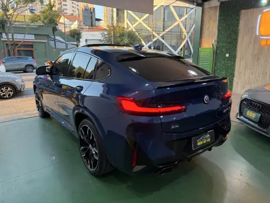 BMW-X4-2022