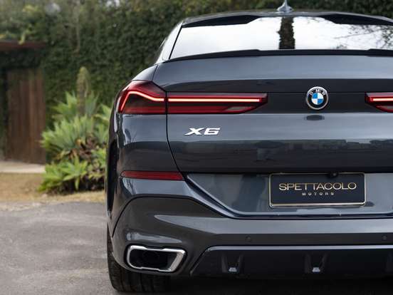 BMW-X6-2021