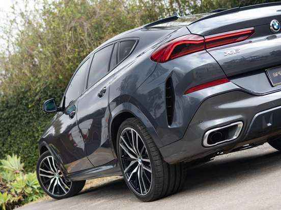 BMW-X6-2021