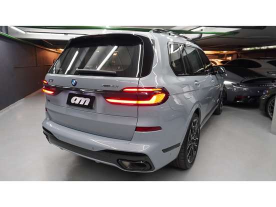 BMW-X7-2025