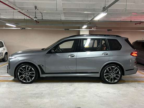BMW-X7-4.4 V8 GASOLINA M60i STEPTRONIC BMW-X7-2024