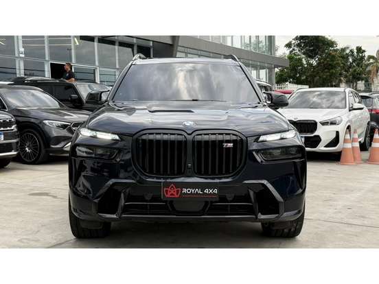 BMW-X7-2024