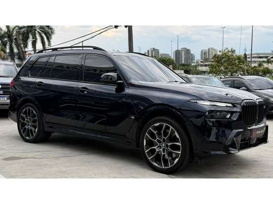 BMW-X7-2024