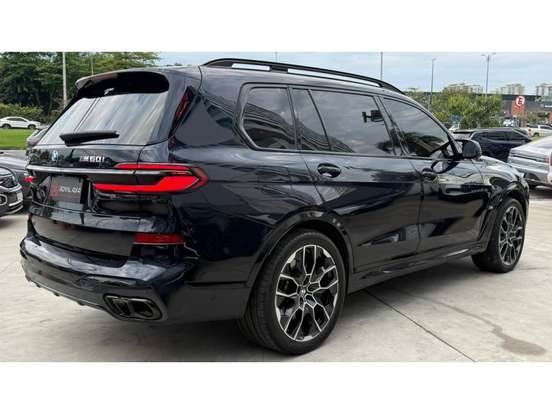 BMW-X7-4.4 V8 GASOLINA M60i STEPTRONIC BMW-X7-2024