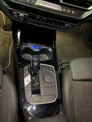 BMW-118i-2019