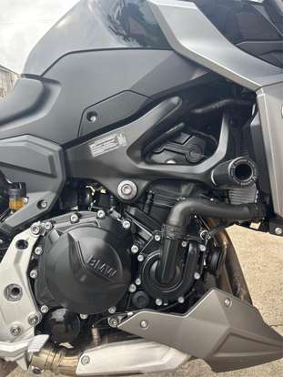 BMW-F 900 R SPORT-2023