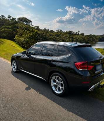 BMW-X1-2.0 16V TURBO ACTIVEFLEX SDRIVE20I X-LINE 4P AUTOMÁTICO BMW-X1-2015
