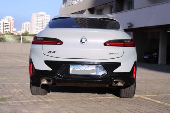 BMW-X4-2022