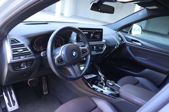 BMW-X4-2022