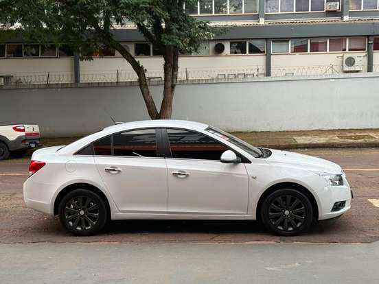 CHEVROLET-CRUZE-2013
