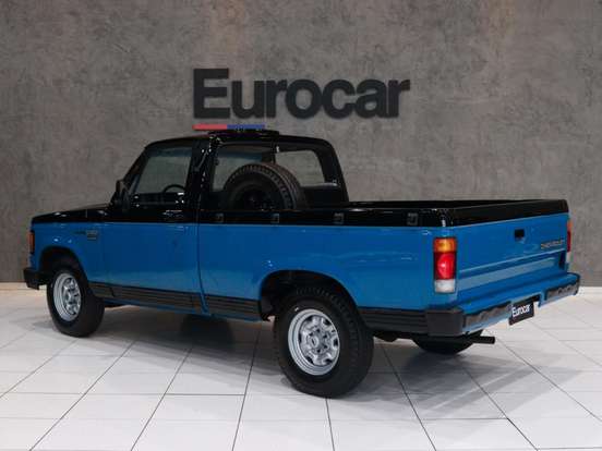CHEVROLET-D20-1985