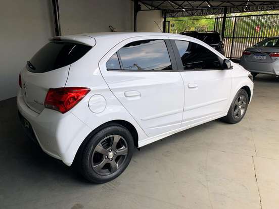 CHEVROLET-ONIX-2016