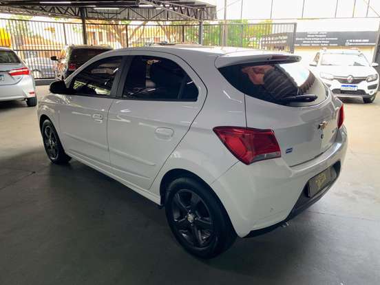 CHEVROLET-ONIX-2016