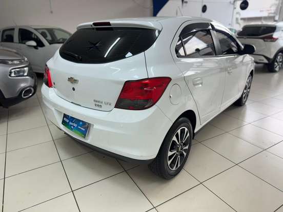 CHEVROLET-ONIX-2014
