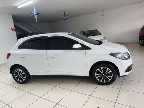 CHEVROLET-ONIX-2014
