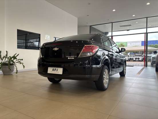 CHEVROLET-PRISMA-2013
