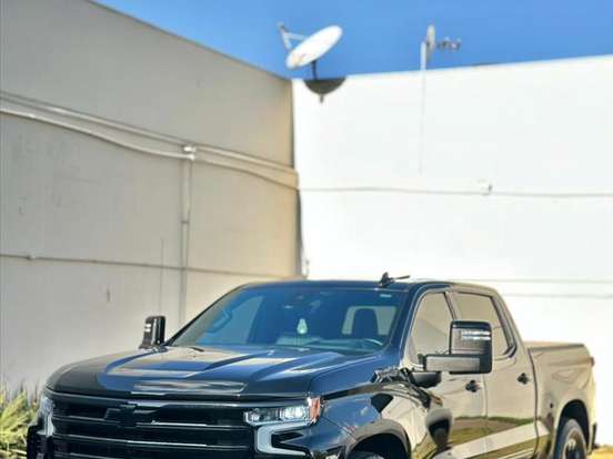 CHEVROLET-SILVERADO-5.3 V8 GASOLINA 1500 HIGH COUNTRY 4X4 AUTOMÁTICO CHEVROLET-SILVERADO-2023
