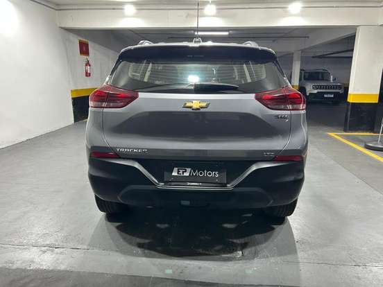 CHEVROLET-TRACKER-2023