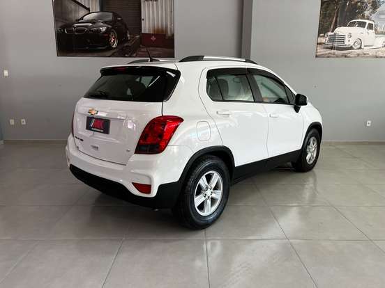 CHEVROLET-TRACKER-2018