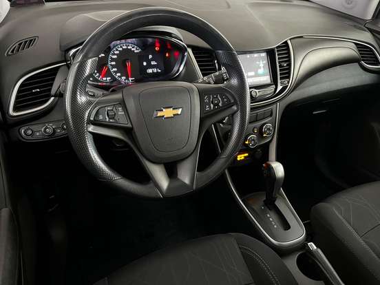 CHEVROLET-TRACKER-2018