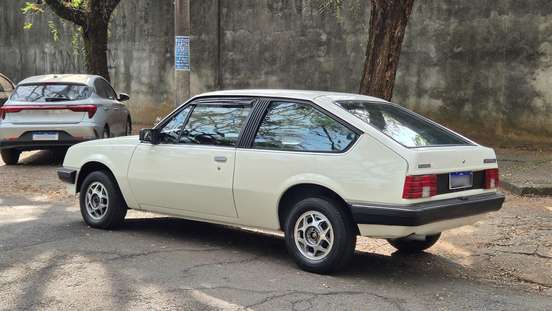 CHEVROLET-MONZA-1.8 SL/E HATCH GASOLINA 2P MANUAL CHEVROLET-MONZA-1983