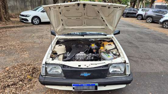 CHEVROLET-MONZA-1983