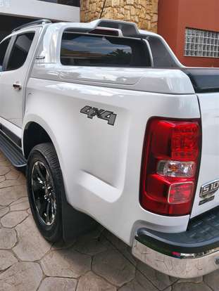 CHEVROLET-S10-2.8 16V TURBO DIESEL HIGH COUNTRY CD 4X4 AUTOMÁTICO CHEVROLET-S10-2023