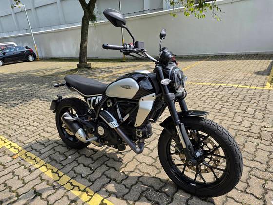 DUCATI SCRAMBLER ICON 