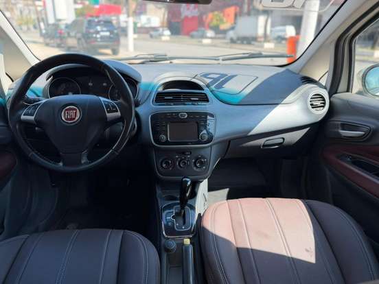 FIAT-PUNTO-1.6 ESSENCE 16V FLEX 4P AUTOMATIZADO FIAT-PUNTO-2015