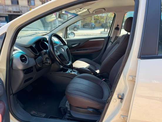 FIAT-PUNTO-2015