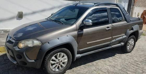 FIAT STRADA 1.8 MPI ADVENTURE CD 16V FLEX 2P AUTOMÁTICO