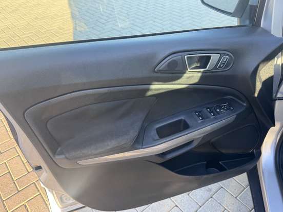 FORD-ECOSPORT-1.5 TI-VCT FLEX SE MANUAL FORD-ECOSPORT-2017