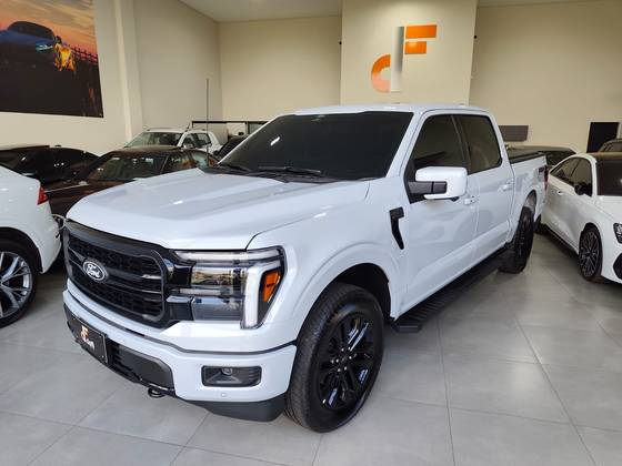 FORD F-150 5.0 V8 GASOLINA CD LARIAT BLACK FX4 AUTOMÁTICO