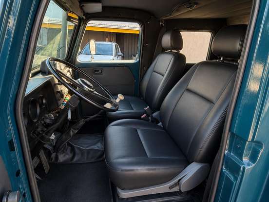 FORD-F-75-2.3 4X4 PICK-UP MANUAL FORD-F-75-1975