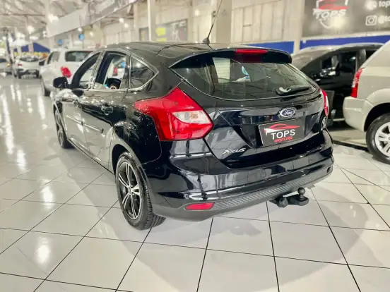 FORD-FOCUS-1.6 SE 16V FLEX 4P POWERSHIFT FORD-FOCUS-2014