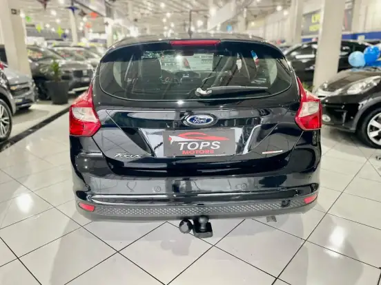 FORD-FOCUS-2014